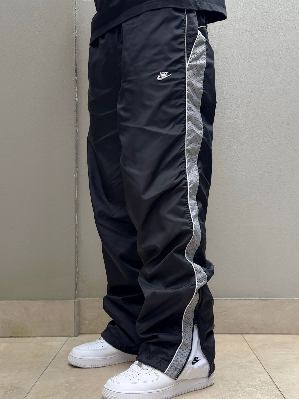 (XL) - SUPER RARE Vintage Nike Track Pants Black | Y2K 2000s