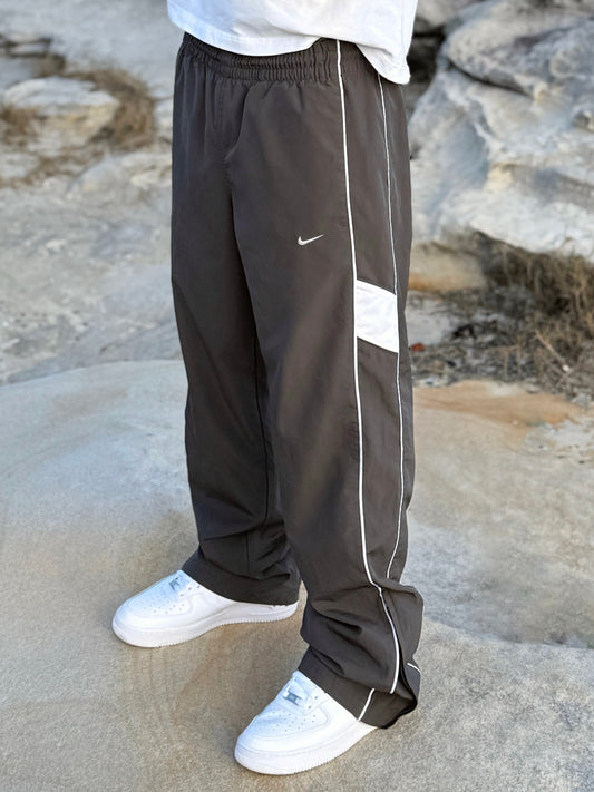 (M) - SUPER RARE Vintage Nike Track Pants Brown | Y2K 2000s