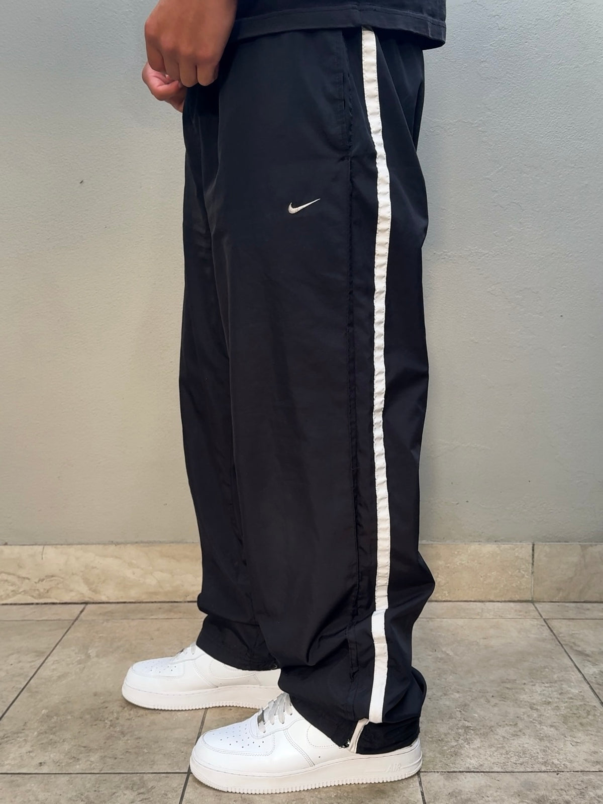 (L) - RARE Vintage Nike Track Pants Black | Y2K 2000s