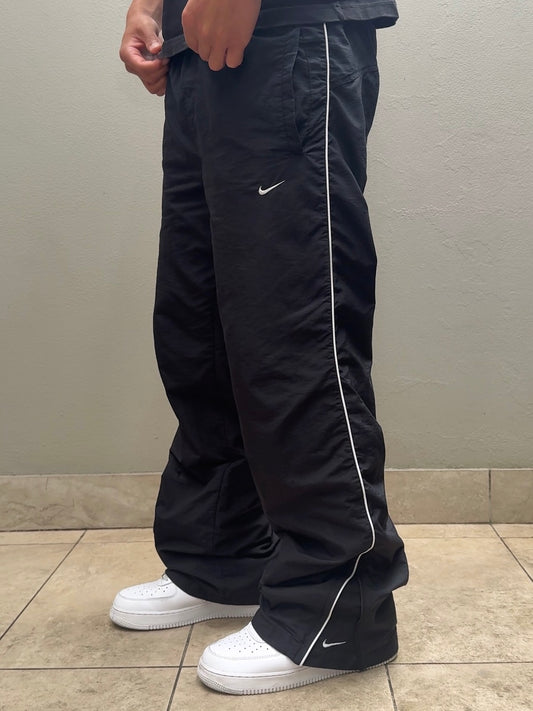 (M) - SUPER RARE Vintage Nike Track Pants Black | Y2K 2000s