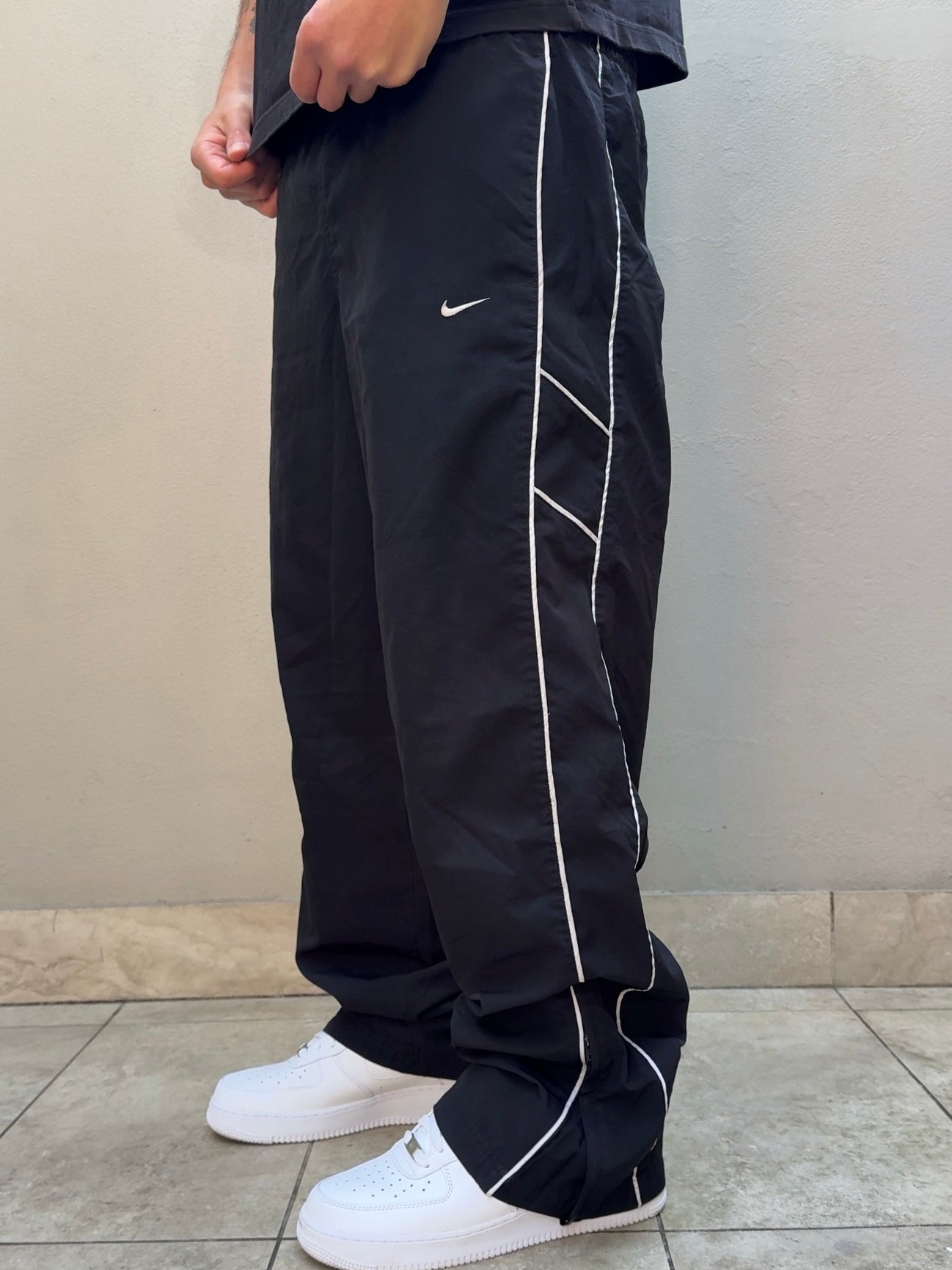 (L) - RARE Vintage Nike Track Pants Black | Y2K 2000s