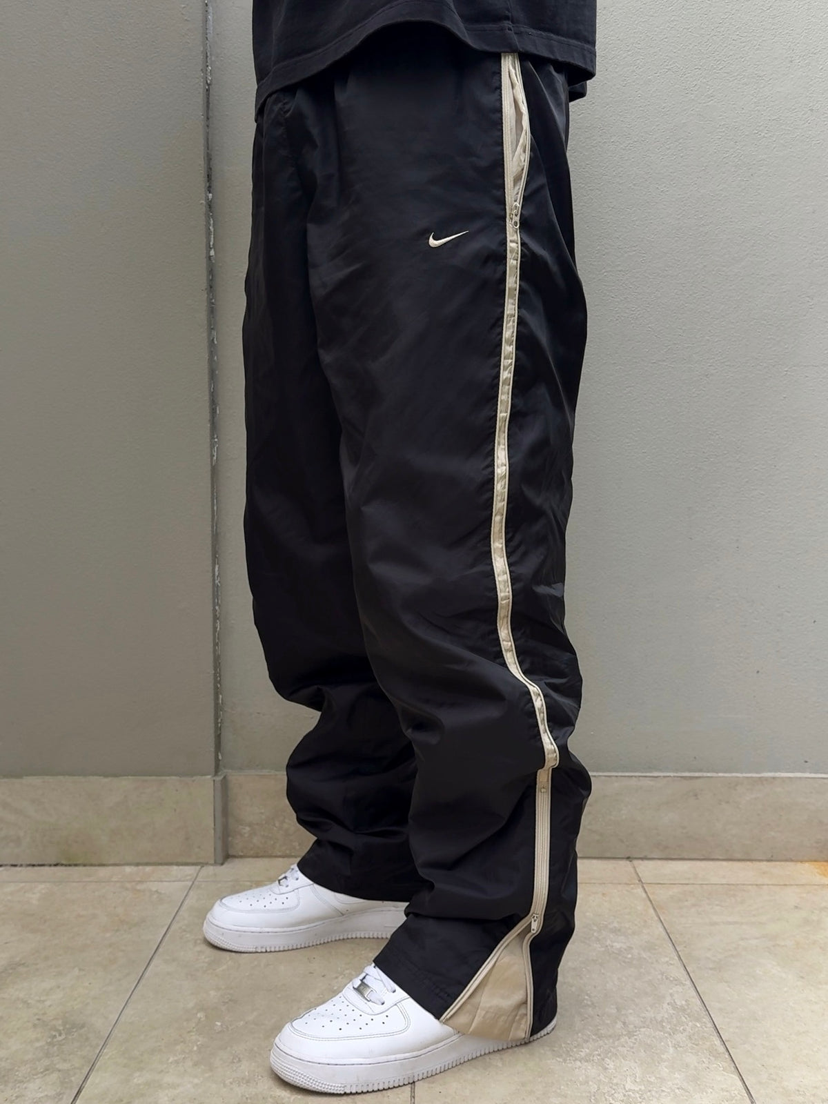 (M) - SUPER RARE Vintage Nike Track Pants Black | Y2K 2000s