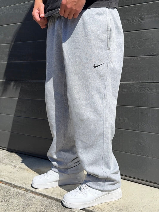 (XL) Nike Baggy Joggers Grey