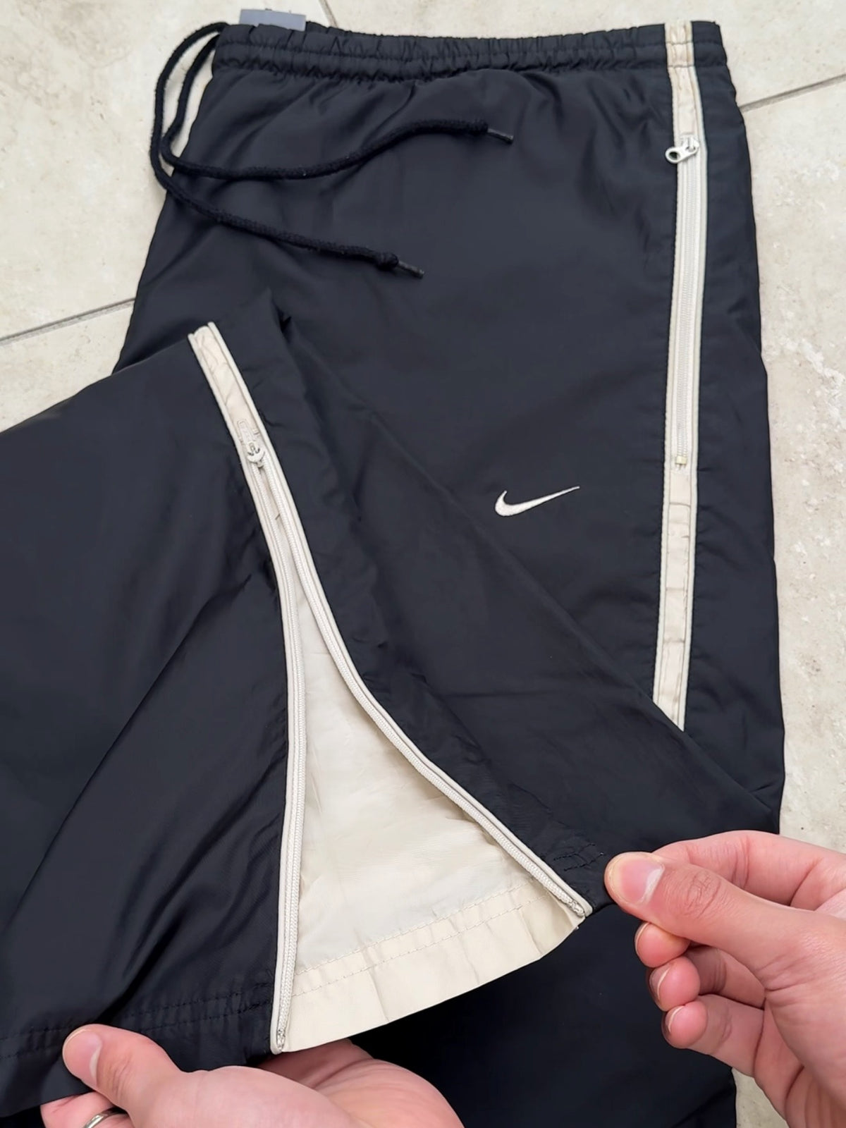 (M) - SUPER RARE Vintage Nike Track Pants Black | Y2K 2000s