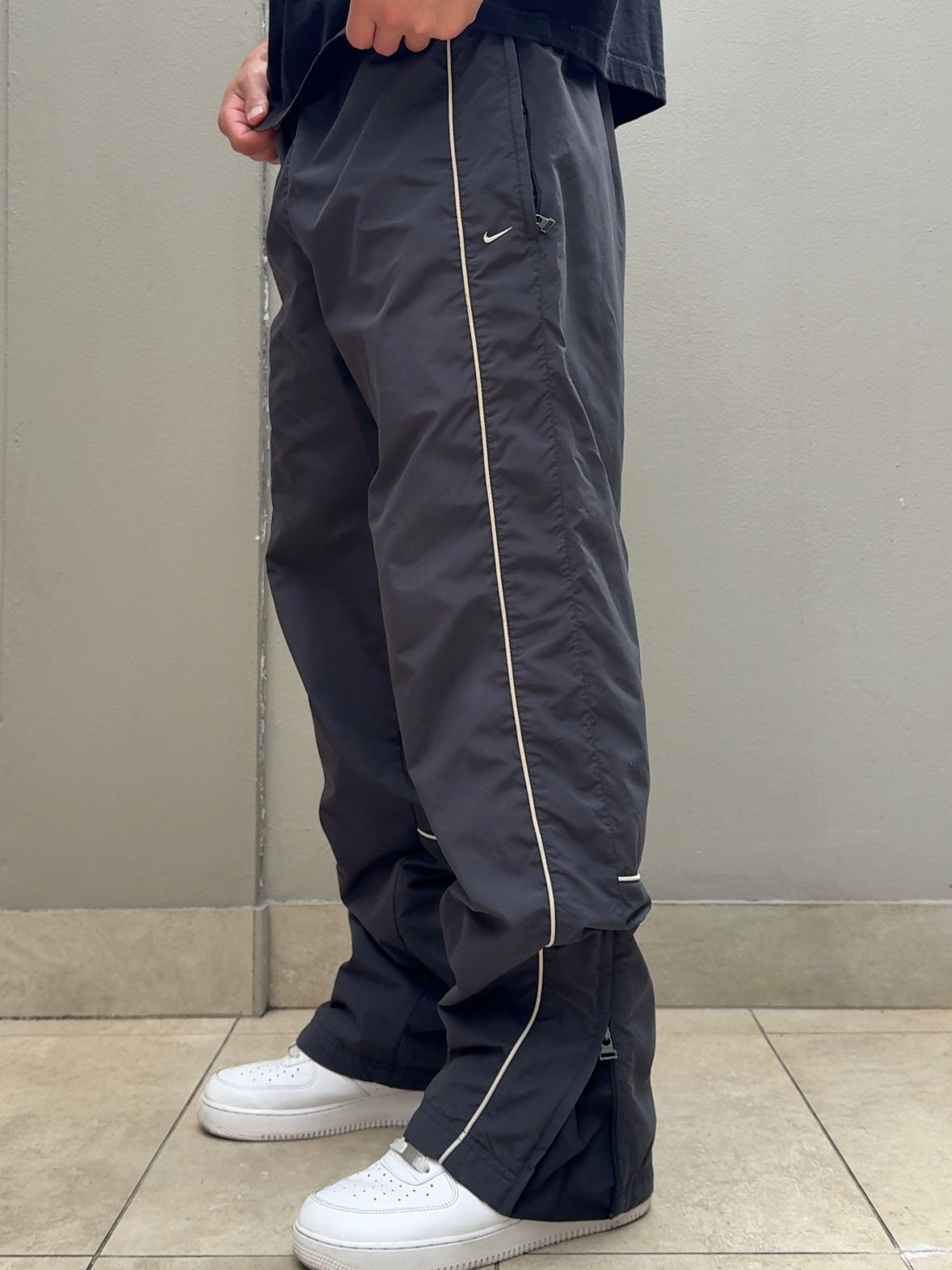 SUPER RARE Vintage Nike Track Pants Grey | Y2K 2000s (S)